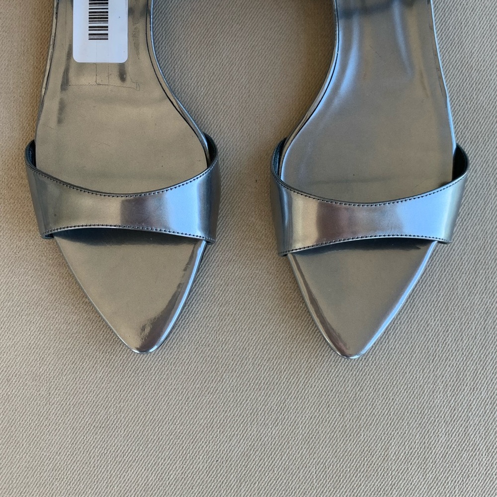 Narciso Rodriguez Carolyn Flat Sandal - Picture 12 of 15